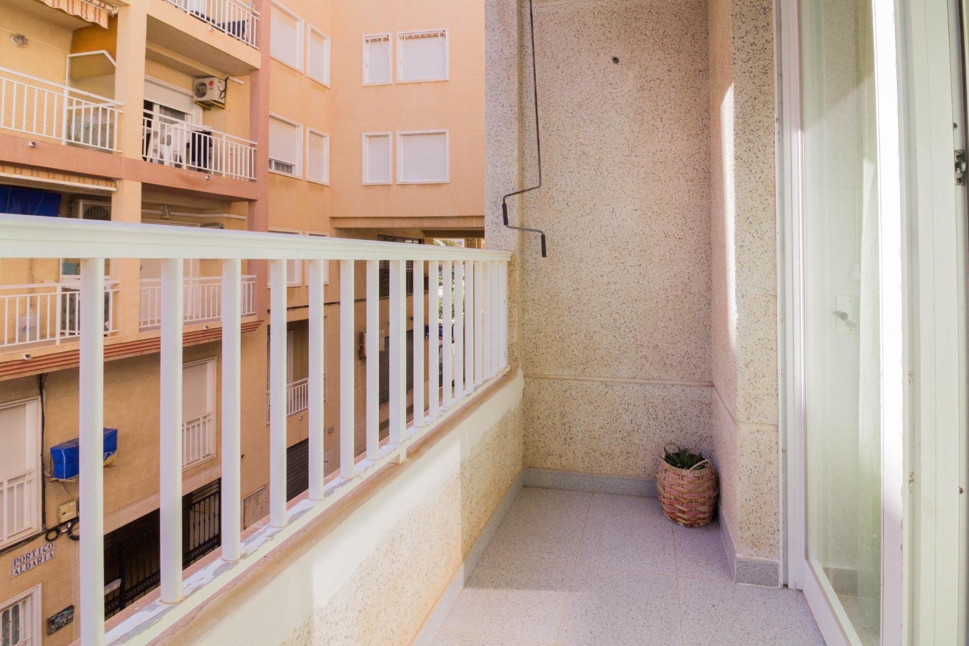 Alquiler a largo plazo - Apartamento - Guardamar del Segura - Avenidad cervante