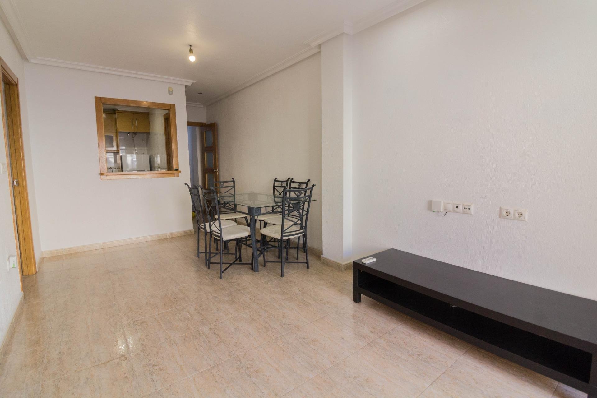 Alquiler a largo plazo - Apartamento - San Isidro - CENTRO