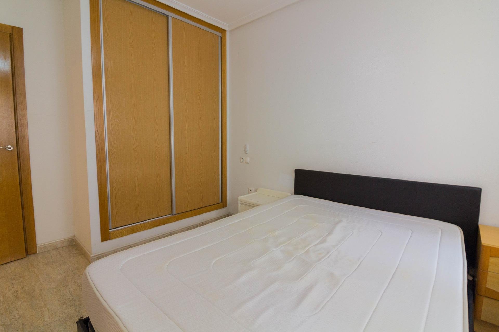 Alquiler a largo plazo - Apartamento - San Isidro - CENTRO