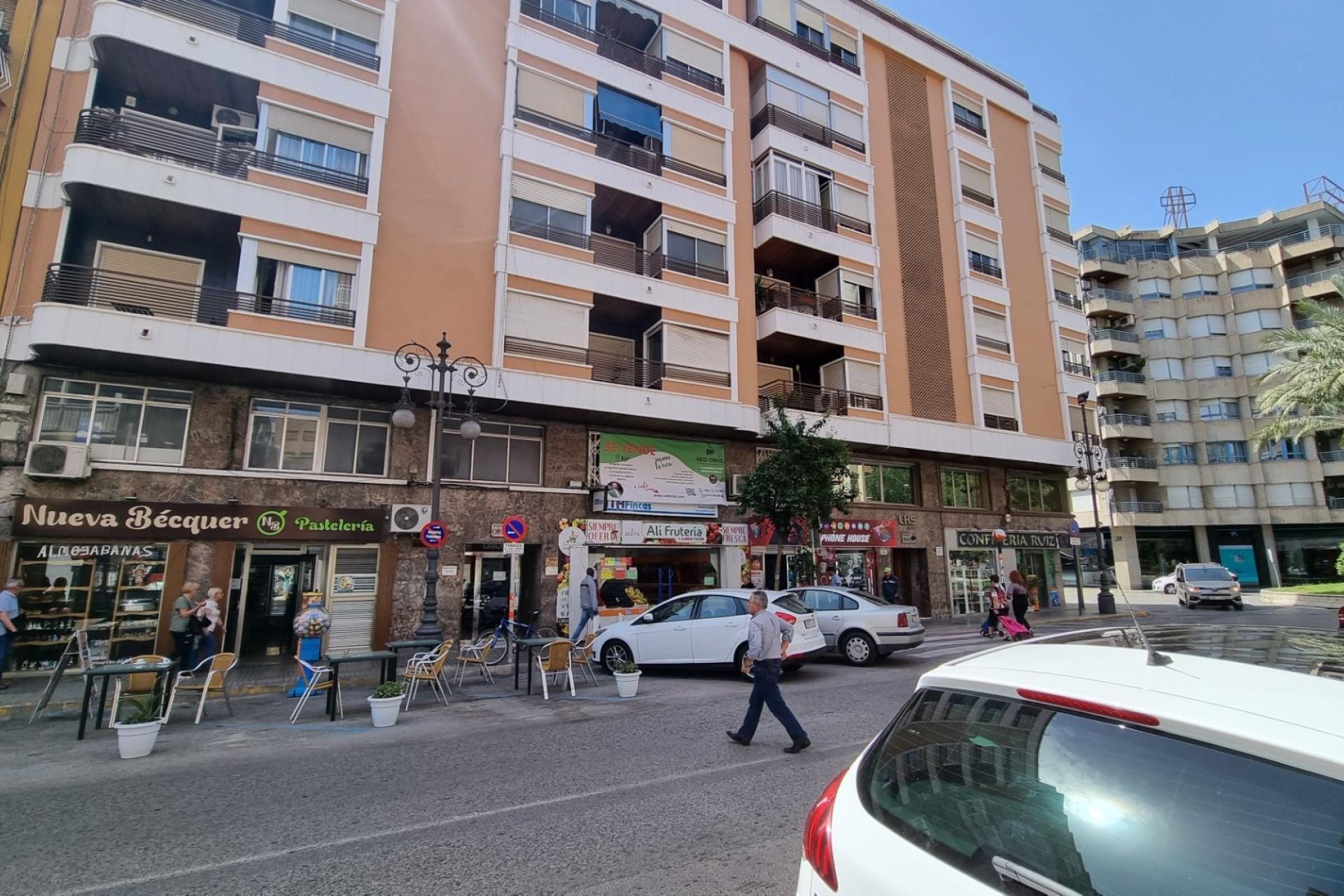 Alquiler a largo plazo - Local comercial - Orihuela - Zona Centro