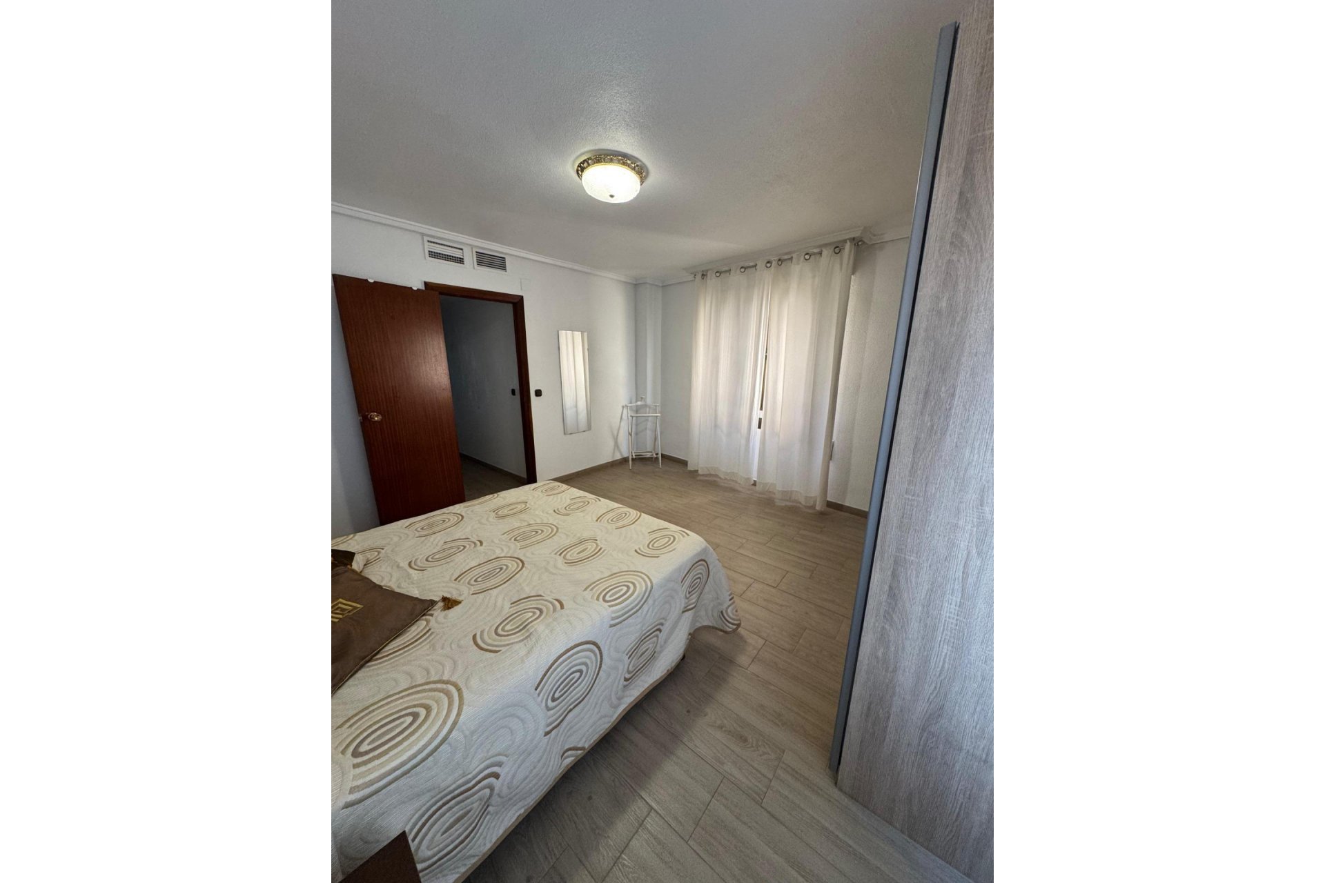 Alquiler a largo plazo - Piso - Orihuela - Zona Centro