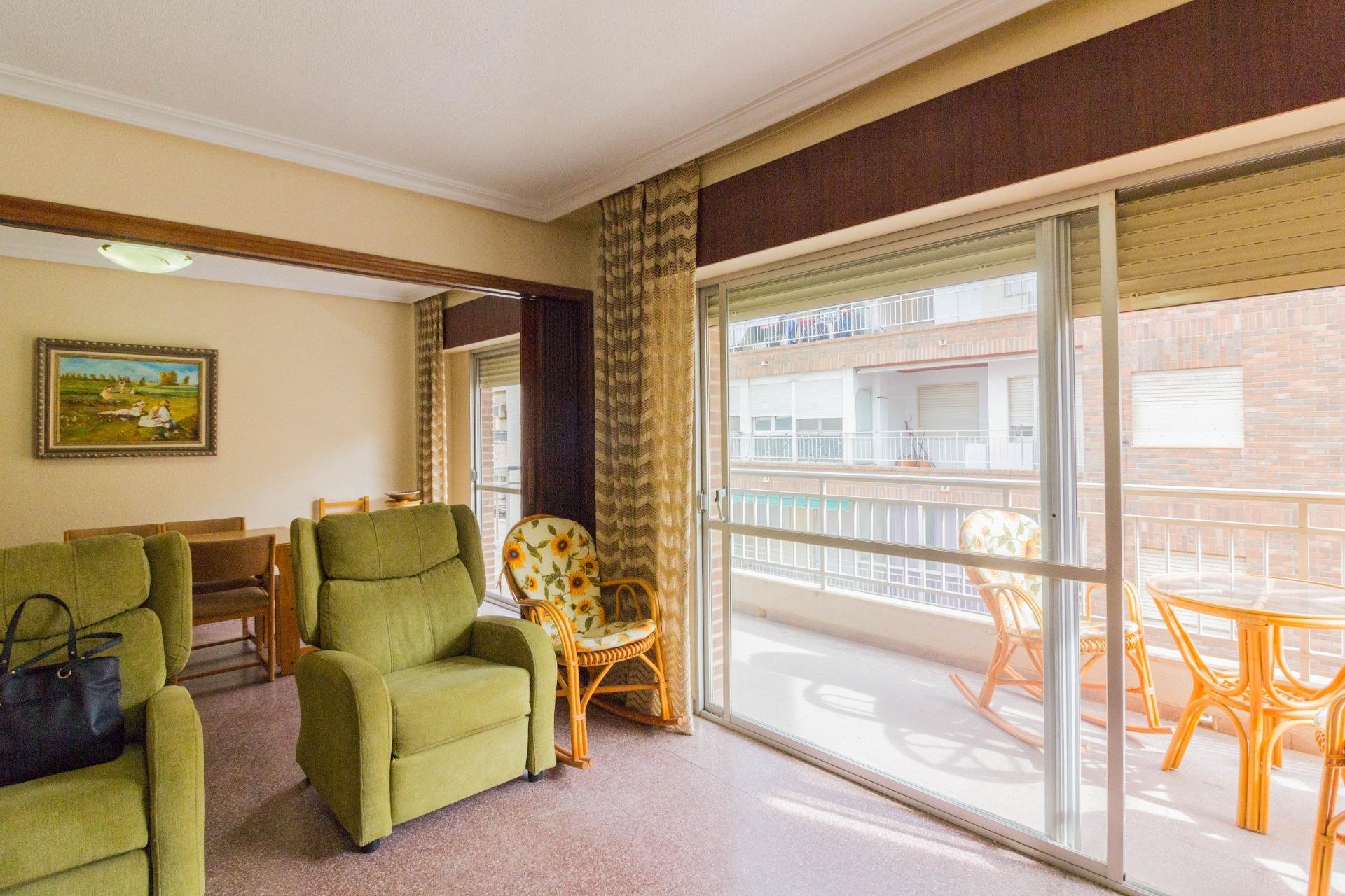 Alquiler a largo plazo - Piso - Torrevieja - Paseo maritimo