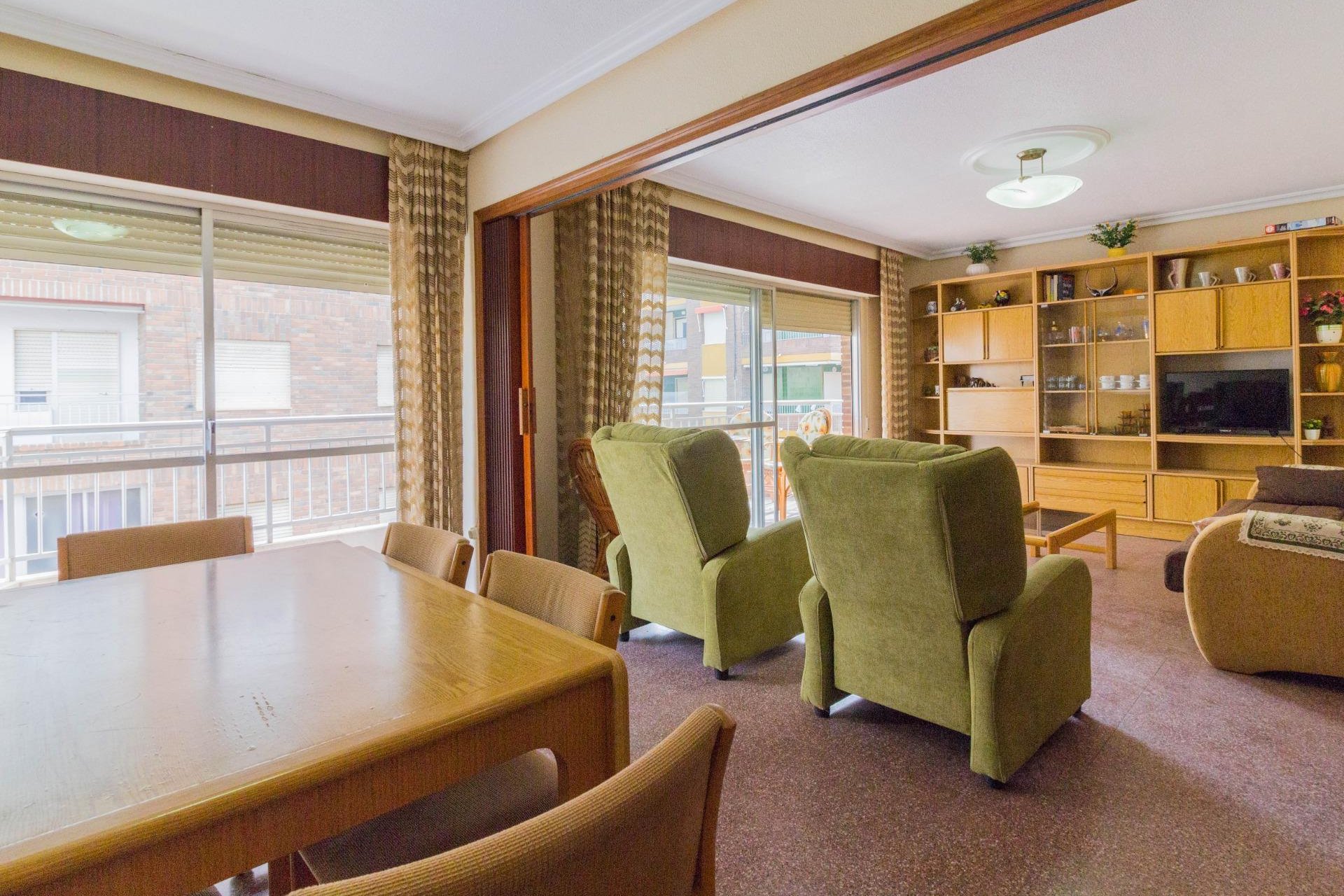 Alquiler a largo plazo - Piso - Torrevieja - Paseo maritimo