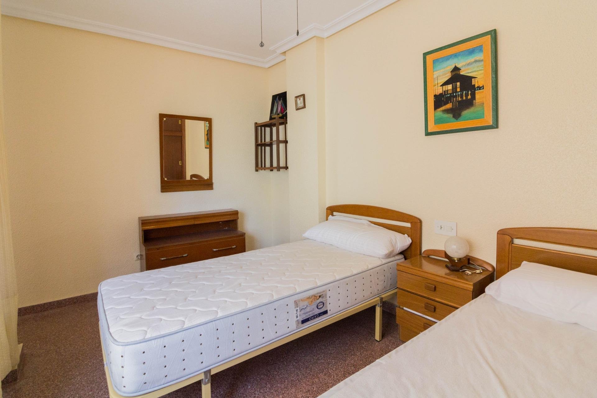 Alquiler a largo plazo - Piso - Torrevieja - Paseo maritimo