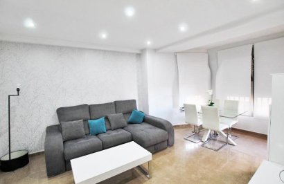 Apartamento - Location à long terme - Guardamar del Segura - Pueblo