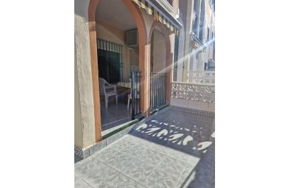 Apartamento - Revente - Torrevieja - 2100