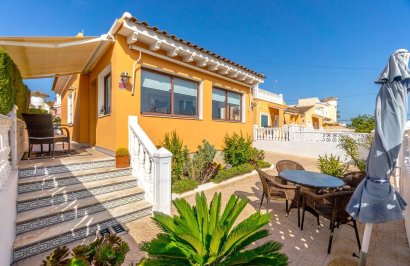 Chalet - Resale - Orihuela Costa - Punta Prima