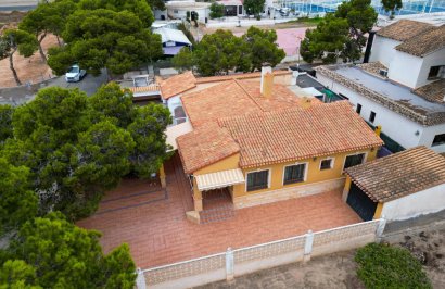 Chalet - Resale - Torrevieja - Punta prima