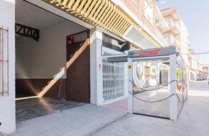 Local comercial - Alquiler a largo plazo - Cox - Centro