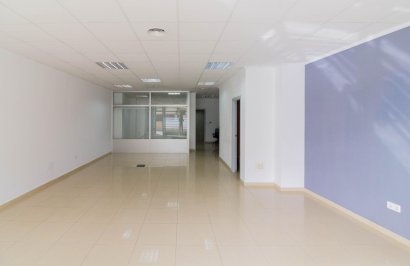 Local comercial - Location à long terme - Redován - 04109
