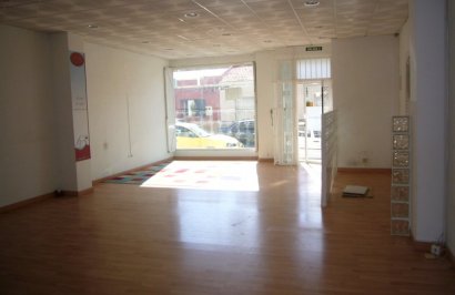 Local comercial - Resale - Torrevieja - 3-205