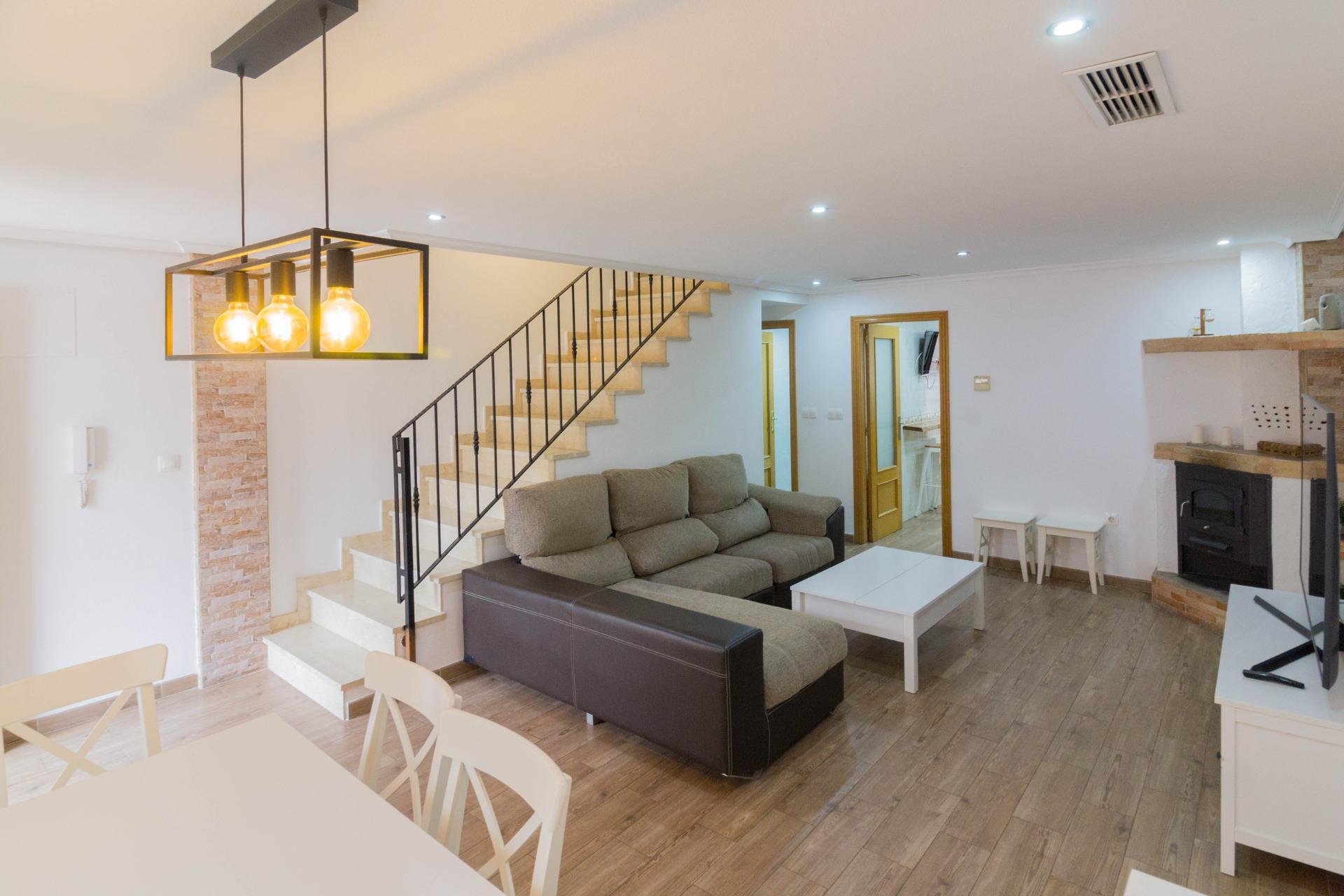 Location à long terme - Maison de ville - Redován - Comunidad valenciana
