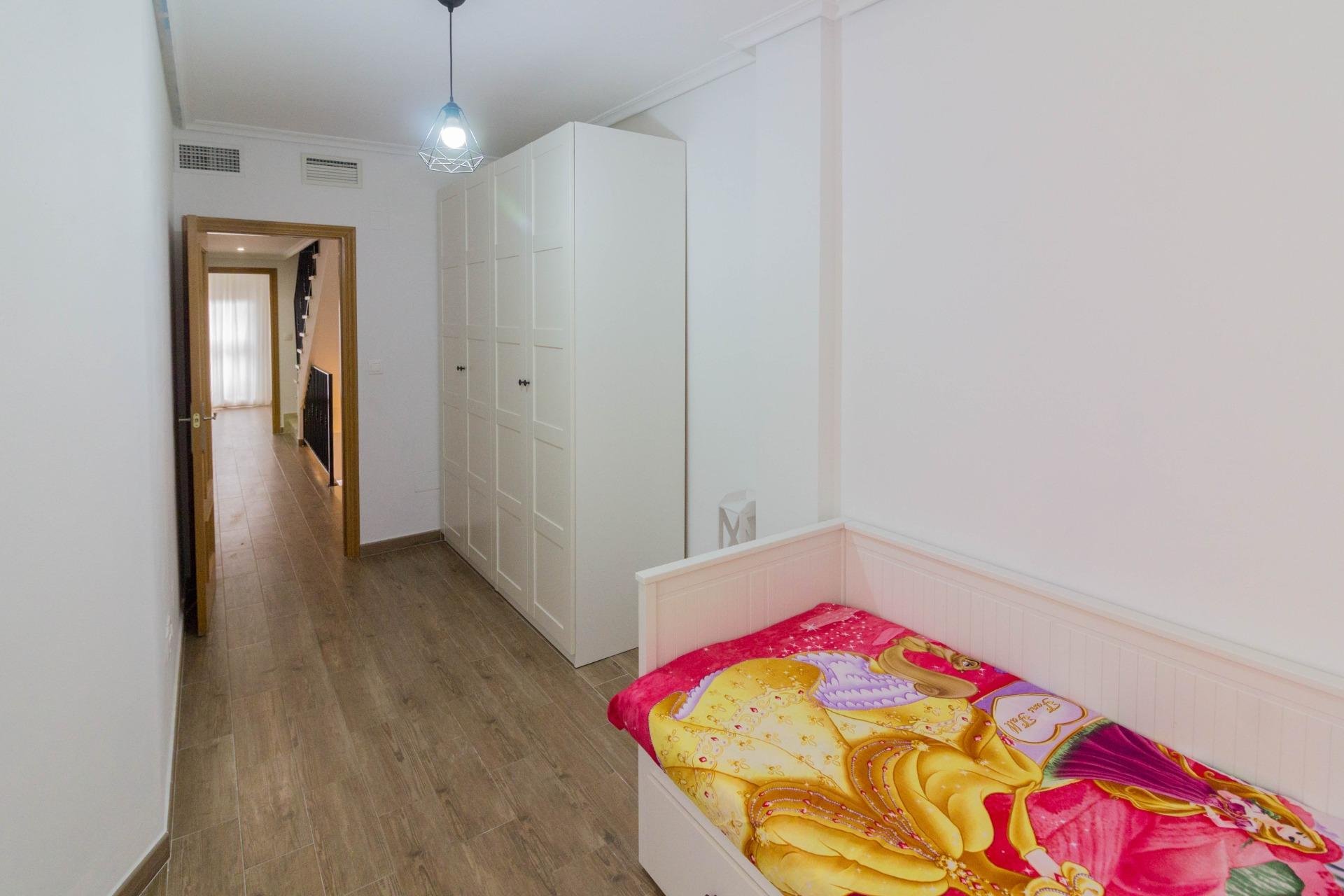 Location à long terme - Maison de ville - Redován - Comunidad valenciana