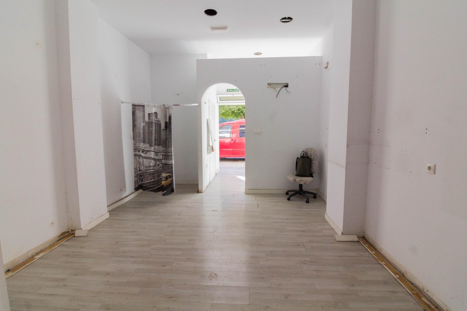 Long Term Rental - Local comercial - Orihuela - Barrio de la Ocarasa