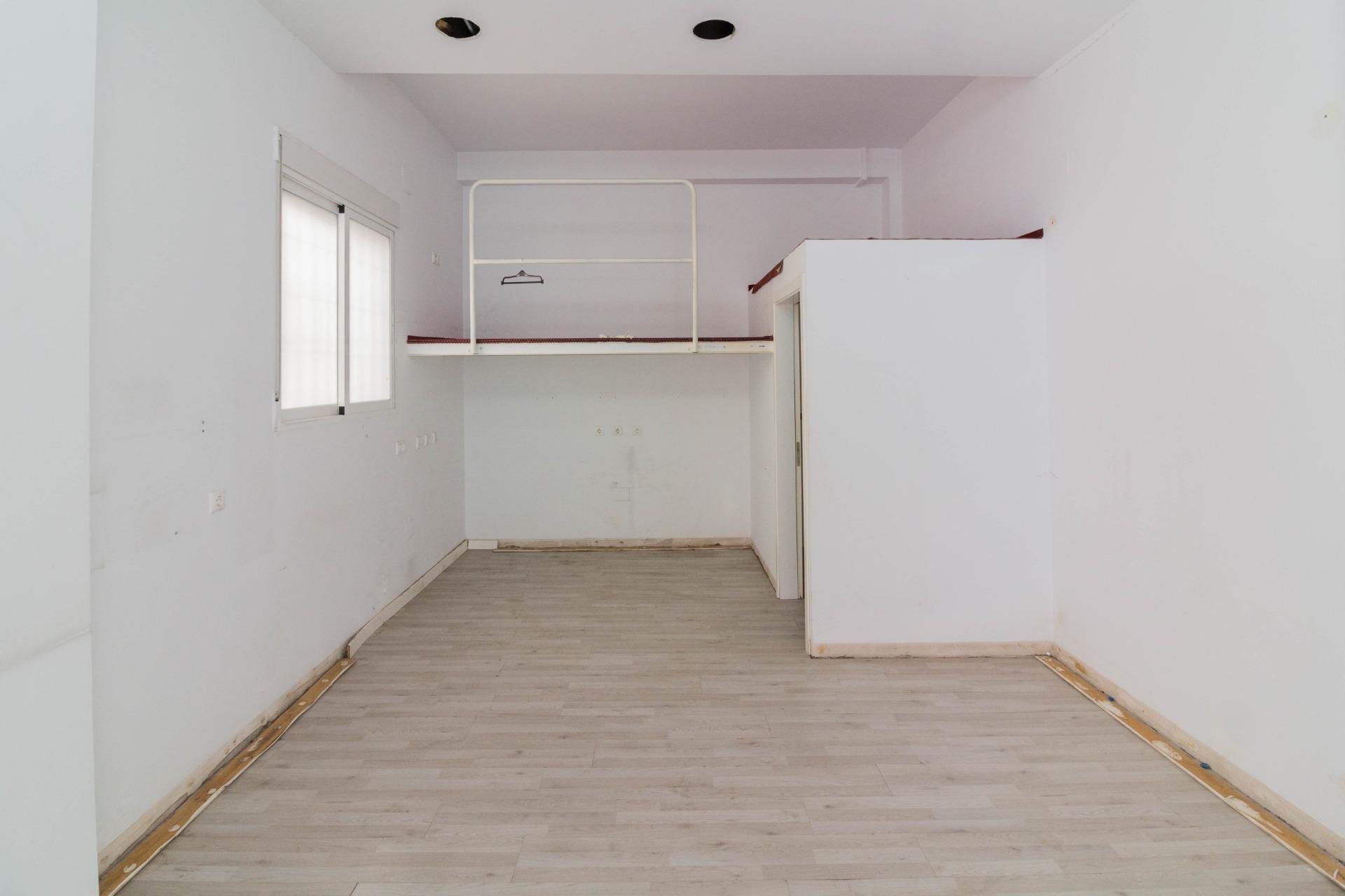 Long Term Rental - Local comercial - Orihuela - Barrio de la Ocarasa