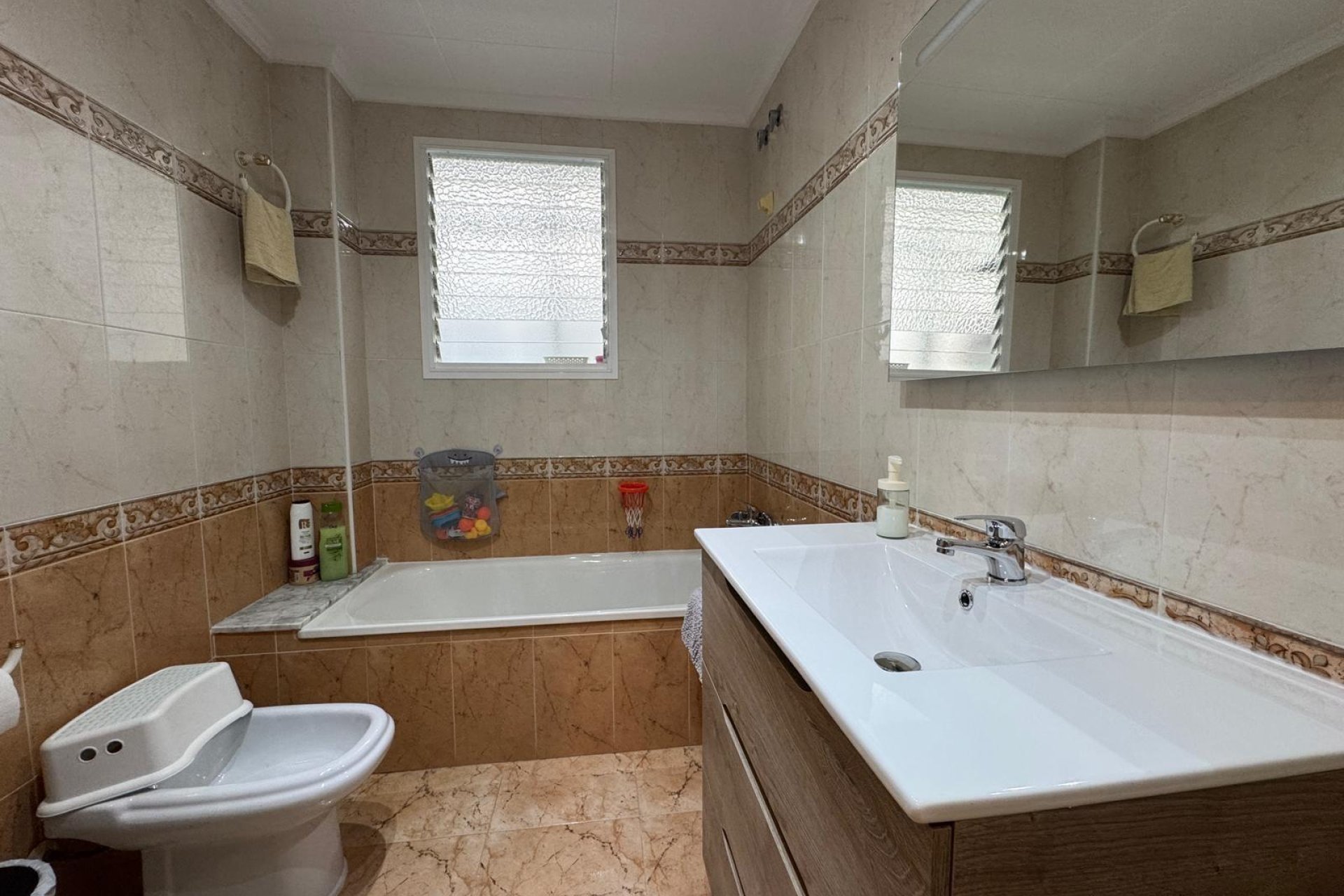 Long Term Rental - Piso - Redován