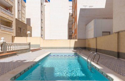 Planta baja - Reventa - Torrevieja - Estacion de autobuses