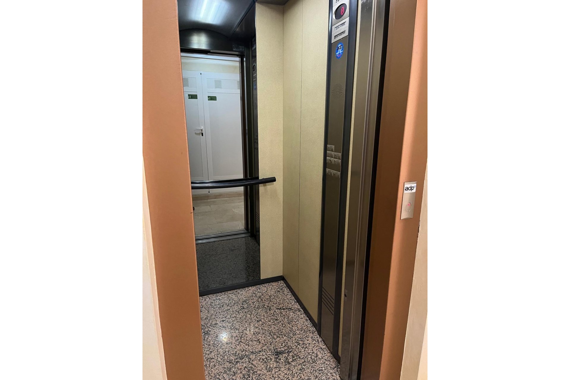 Resale - Apartamento - Almoradí