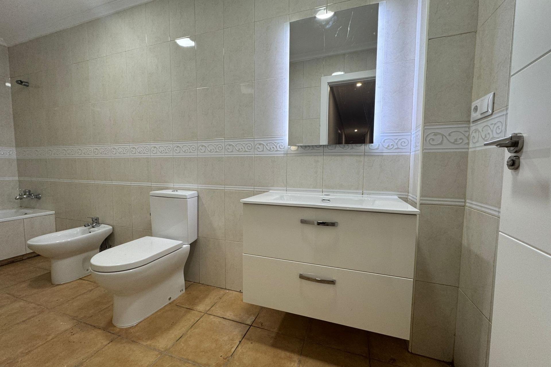 Resale - Apartamento - Catral - Comunidad valenciana