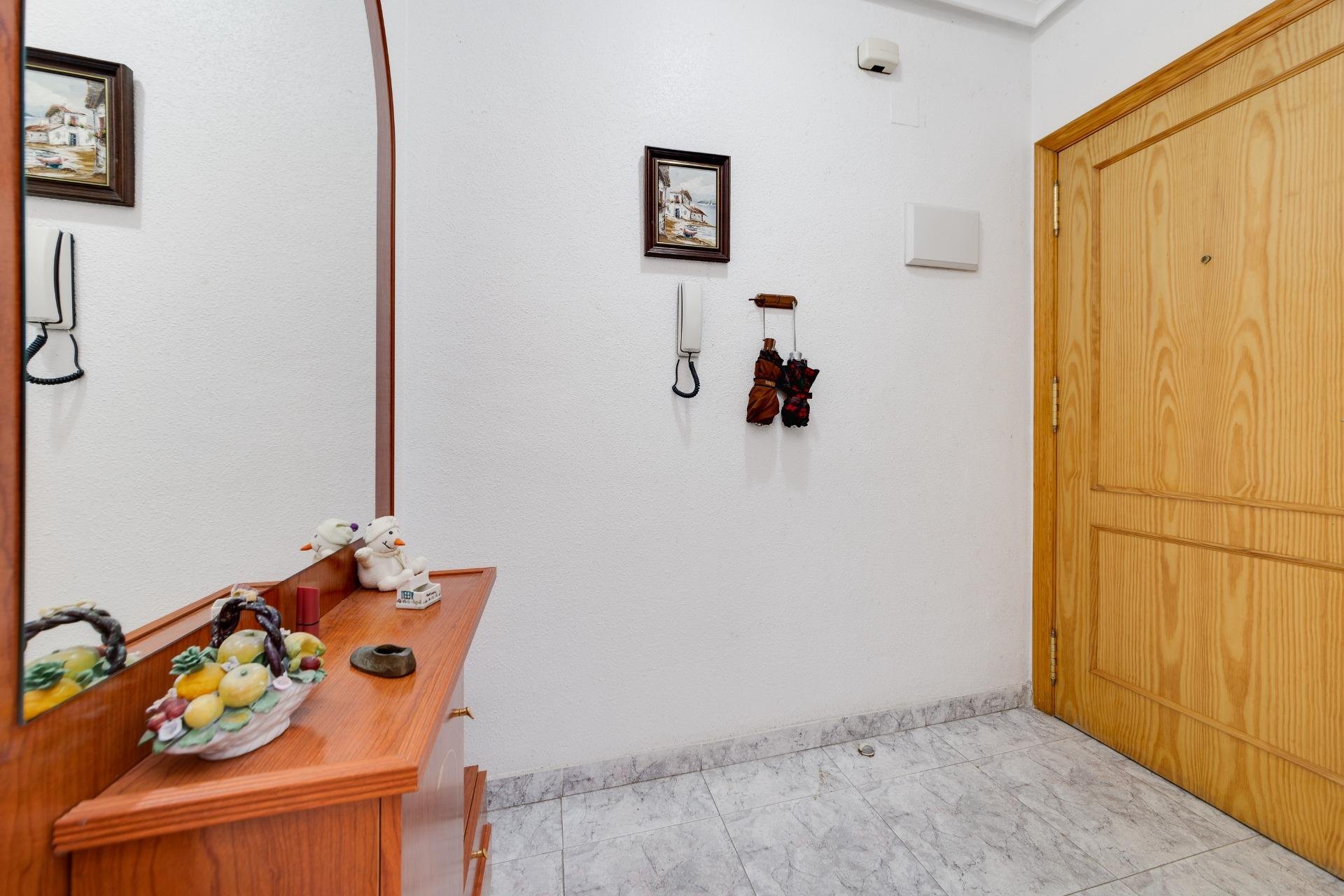 Resale - Apartamento - Torrevieja - Acequion