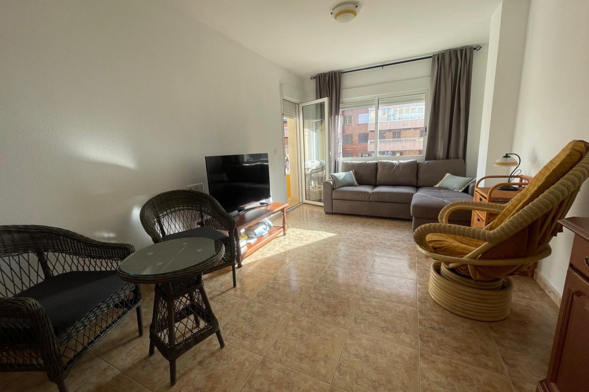 Resale - Apartamento - Torrevieja - Acequion