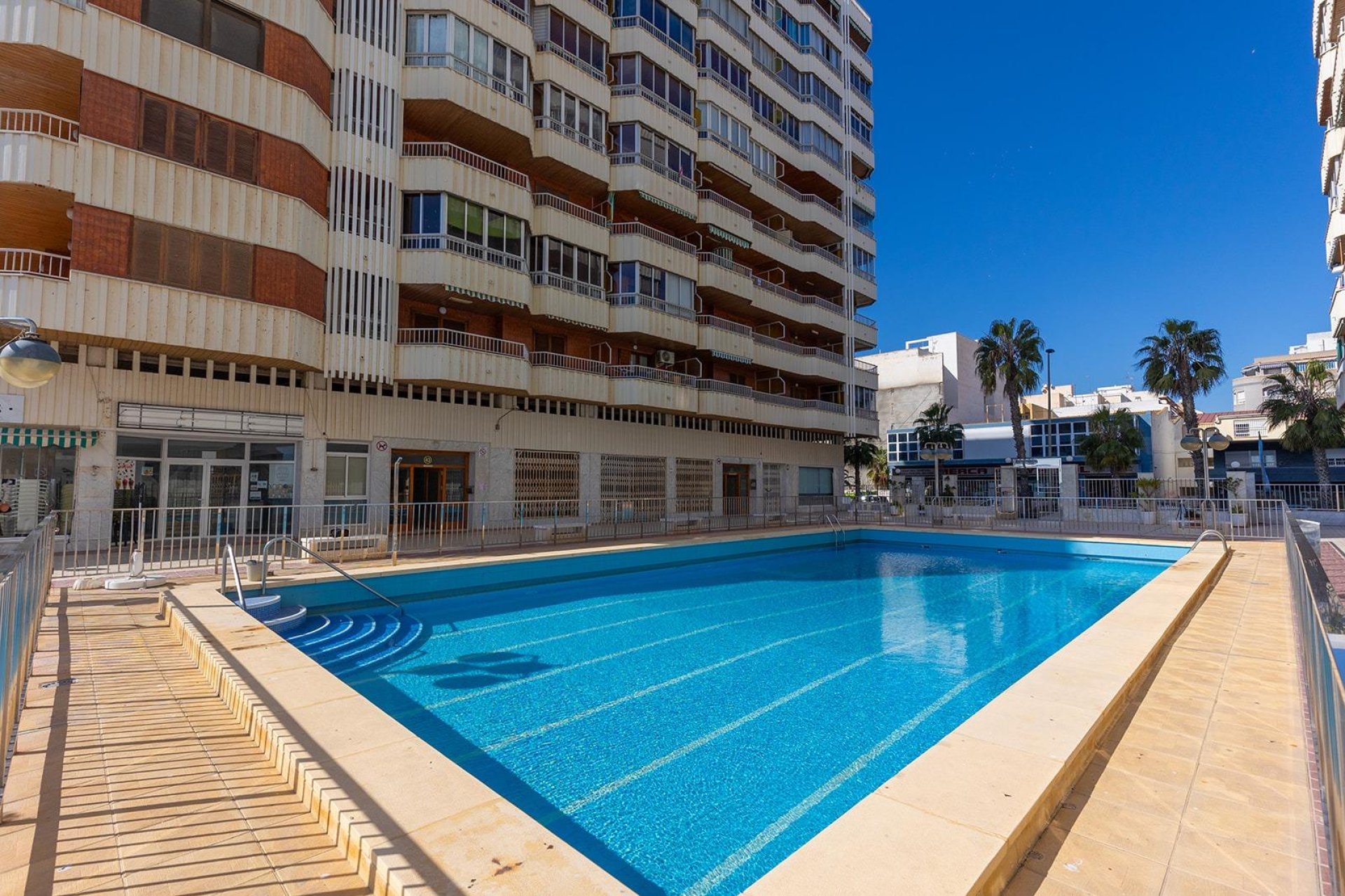 Resale - Apartamento - Torrevieja - Acequion