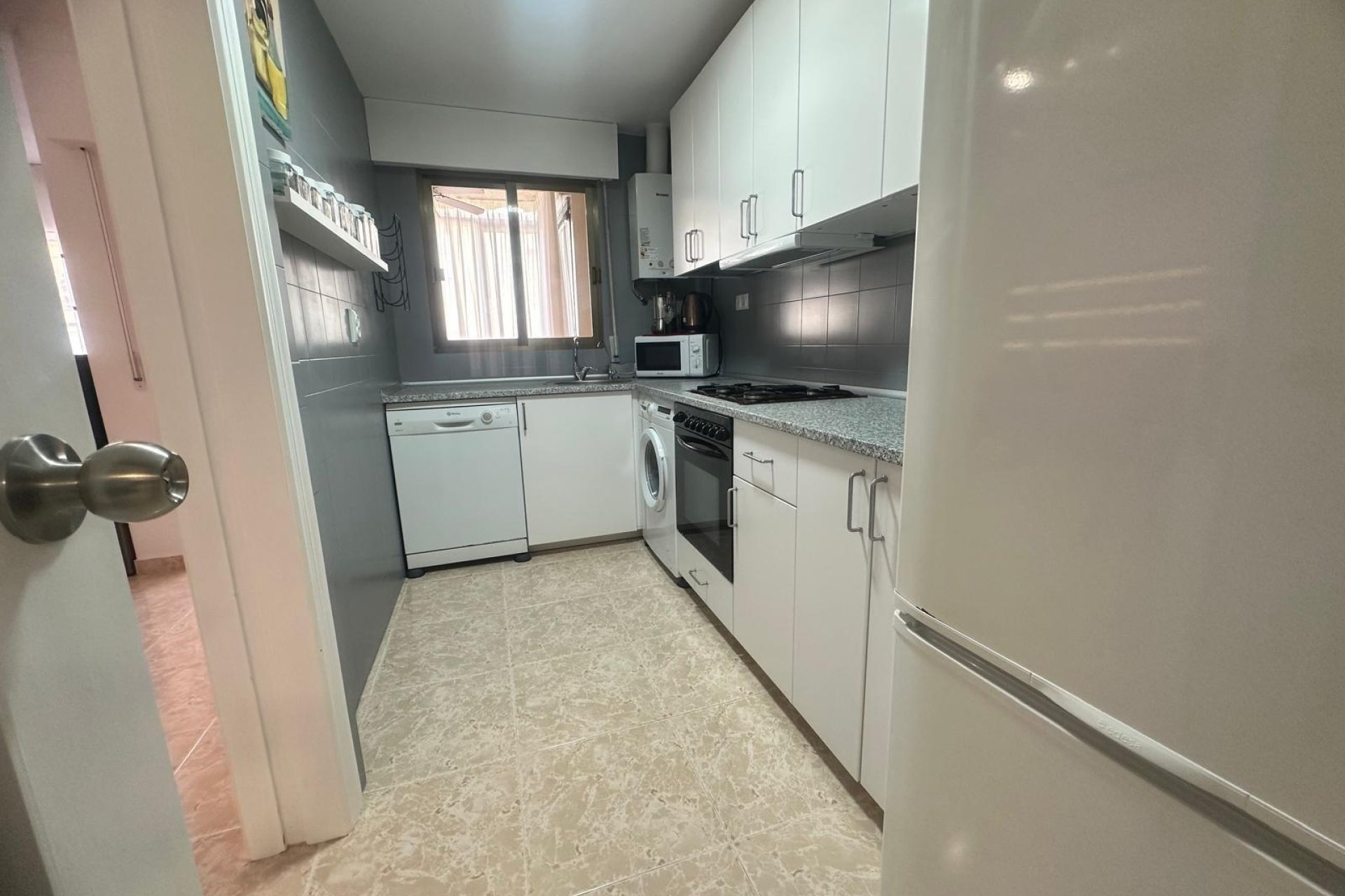 Resale - Apartamento - Torrevieja - Acequion