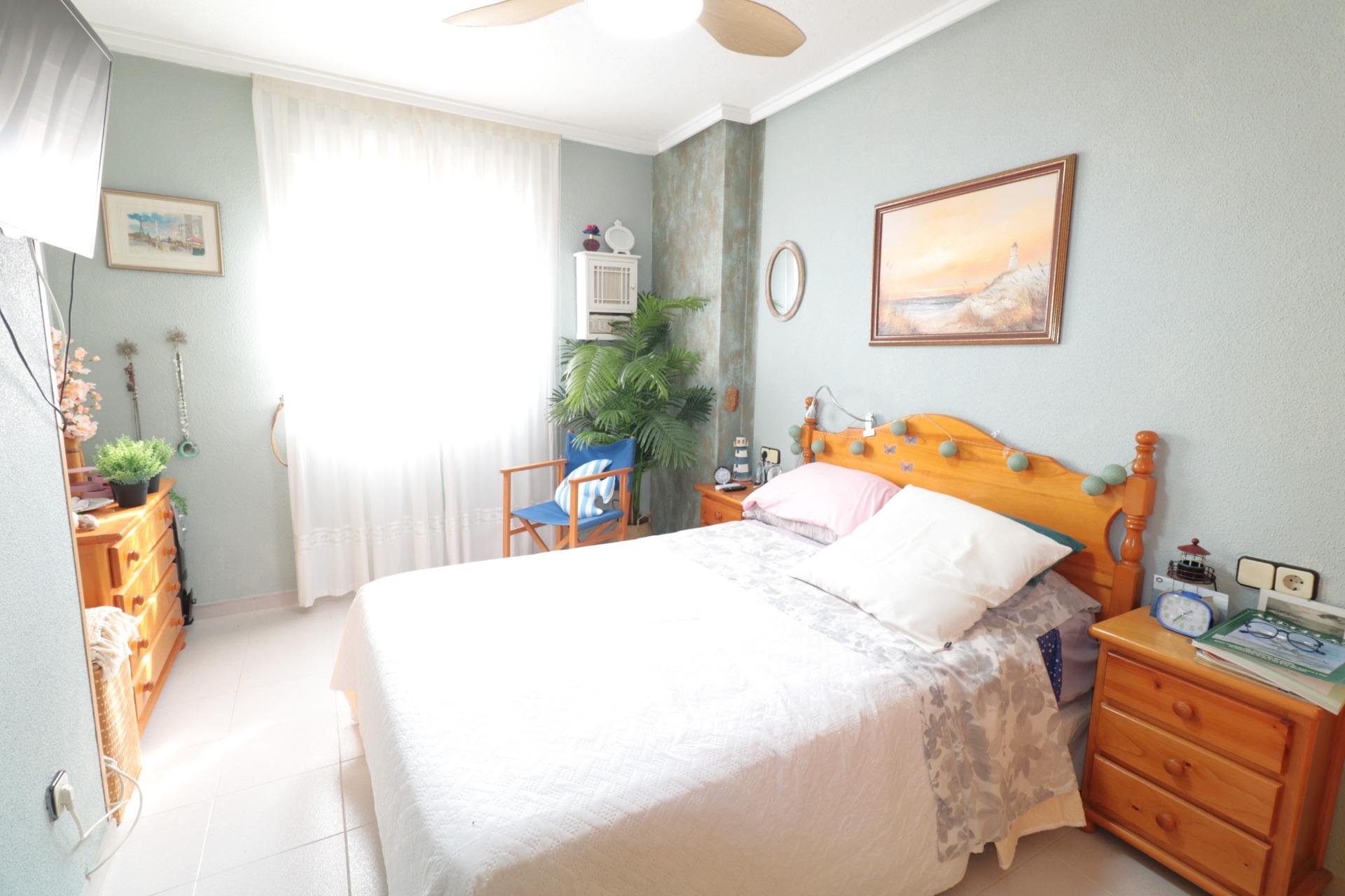 Resale - Apartamento - Torrevieja - Acequion