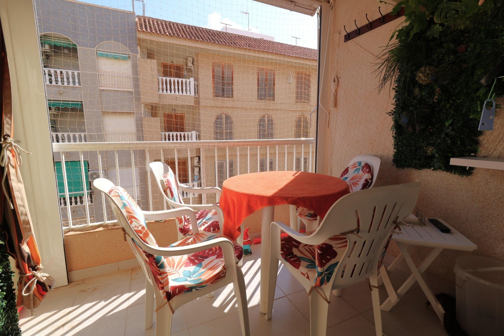 Resale - Apartamento - Torrevieja - Acequion