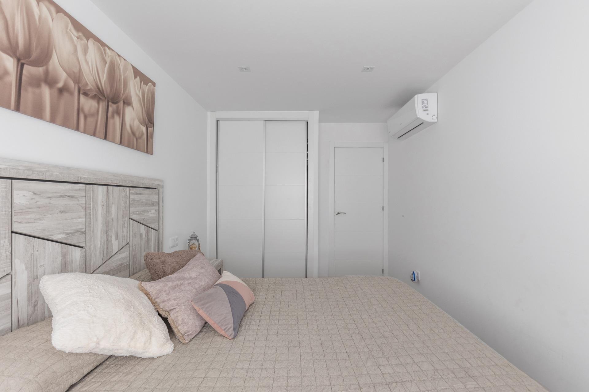 Resale - Apartamento - Torrevieja - Acequion