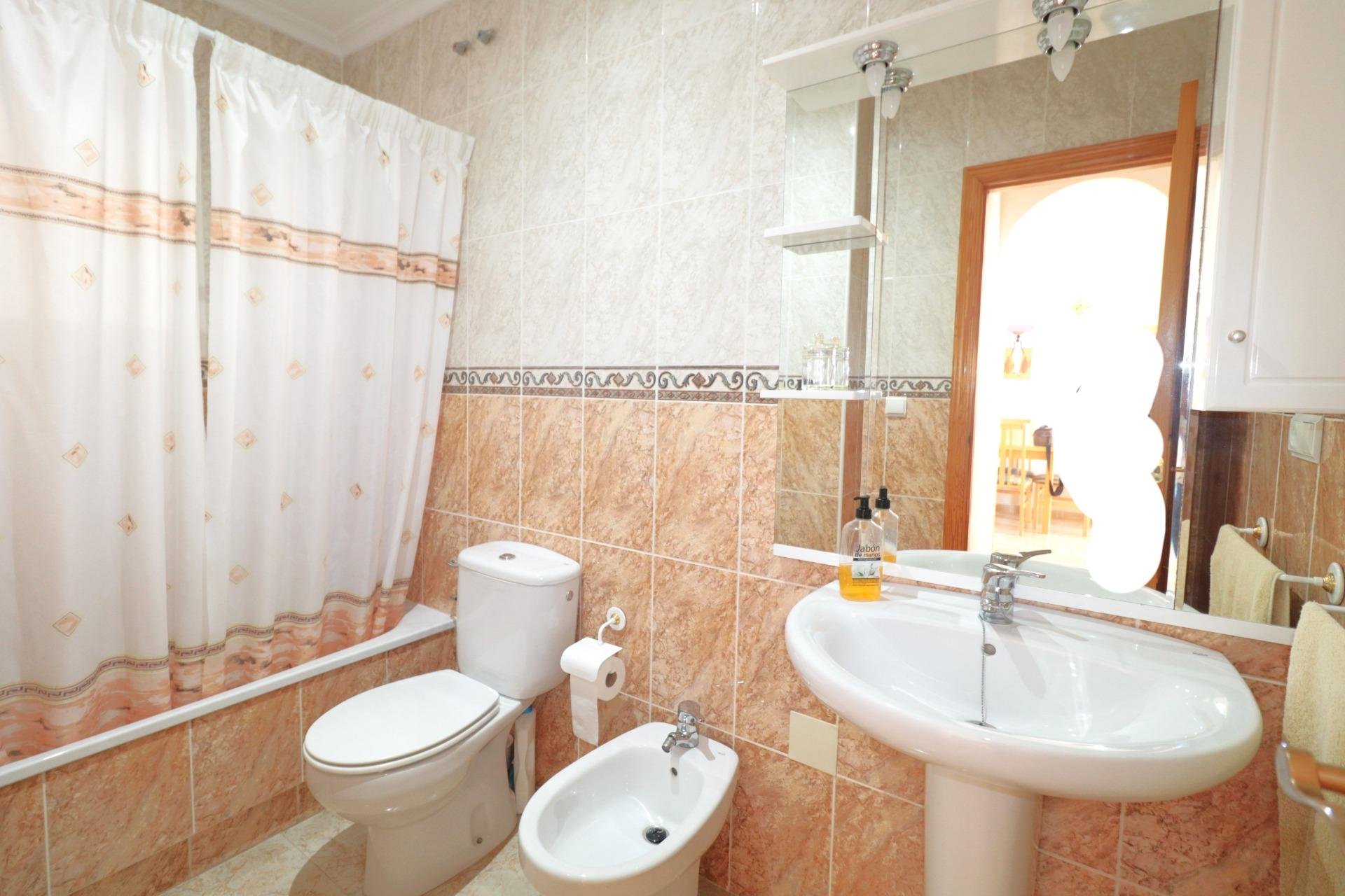 Resale - Apartamento - Torrevieja - Acequion