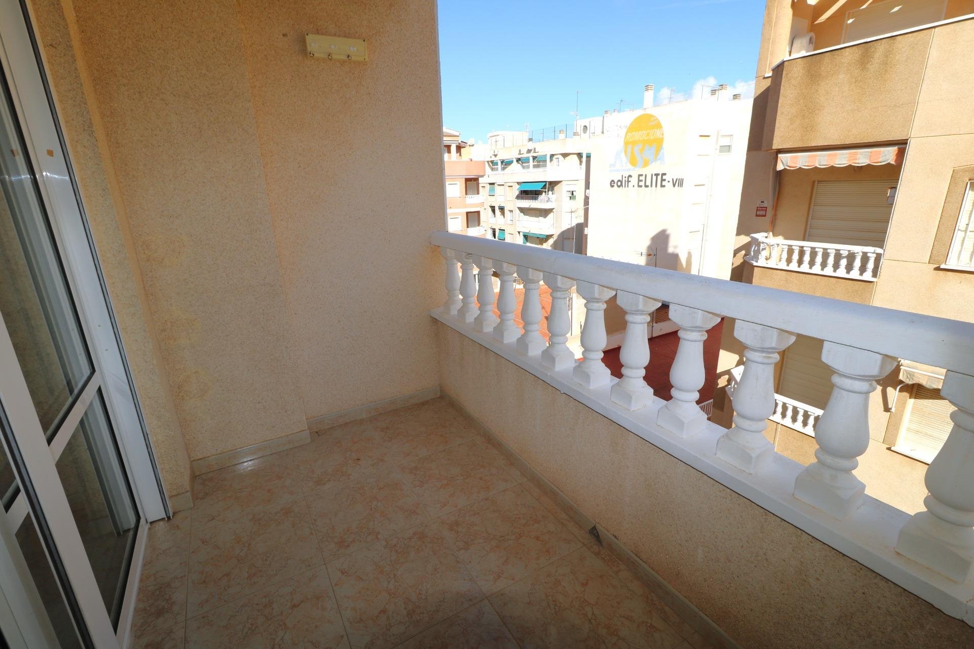 Resale - Apartamento - Torrevieja - Acequion