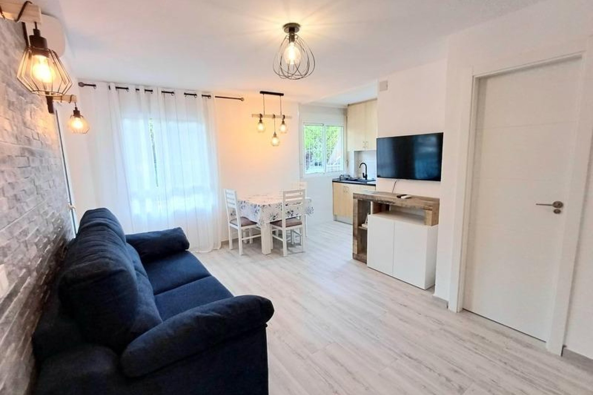 Resale - Apartamento - Torrevieja - Acequion