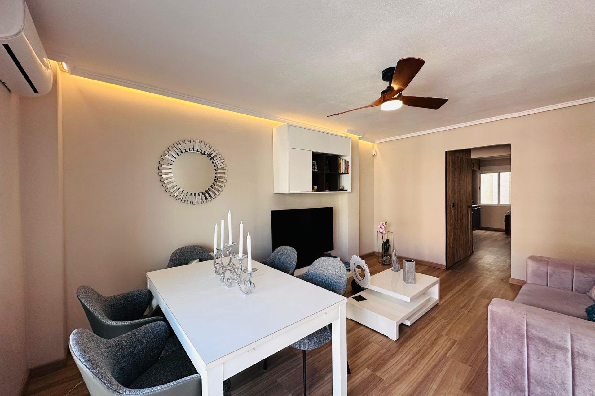 Resale - Apartamento - Torrevieja - Acequion