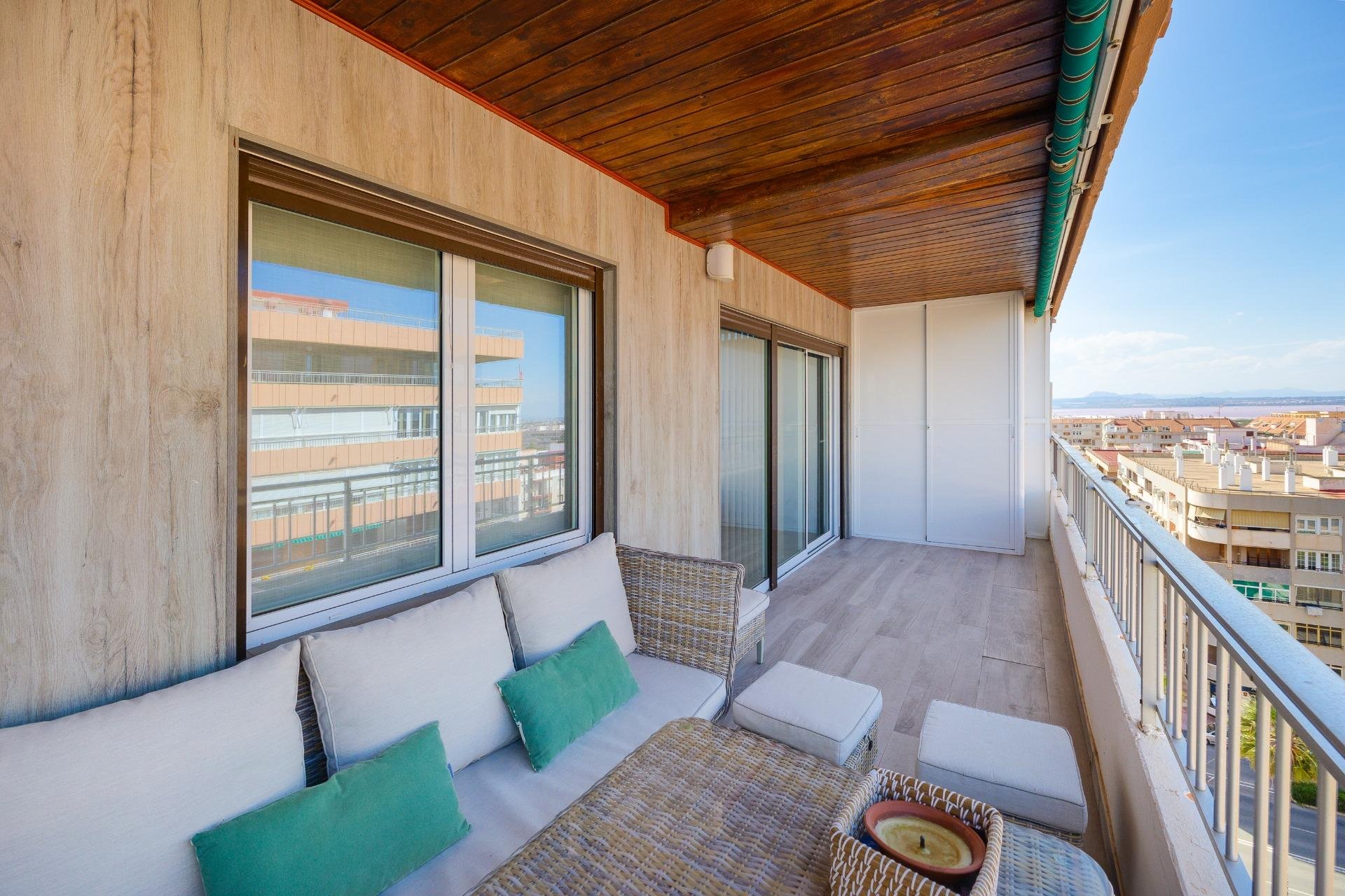 Resale - Apartamento - Torrevieja - Acequion