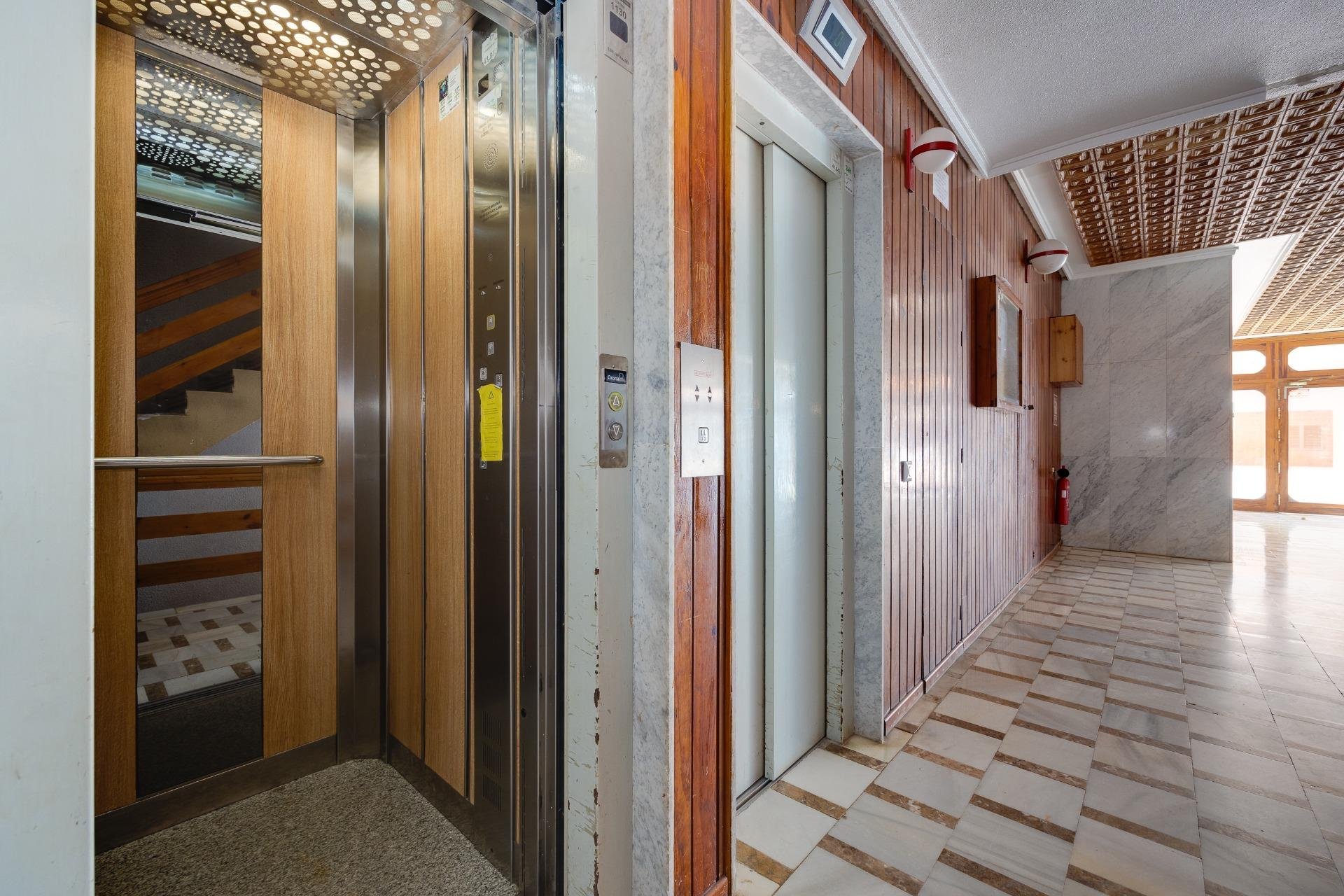 Resale - Apartamento - Torrevieja - Acequion