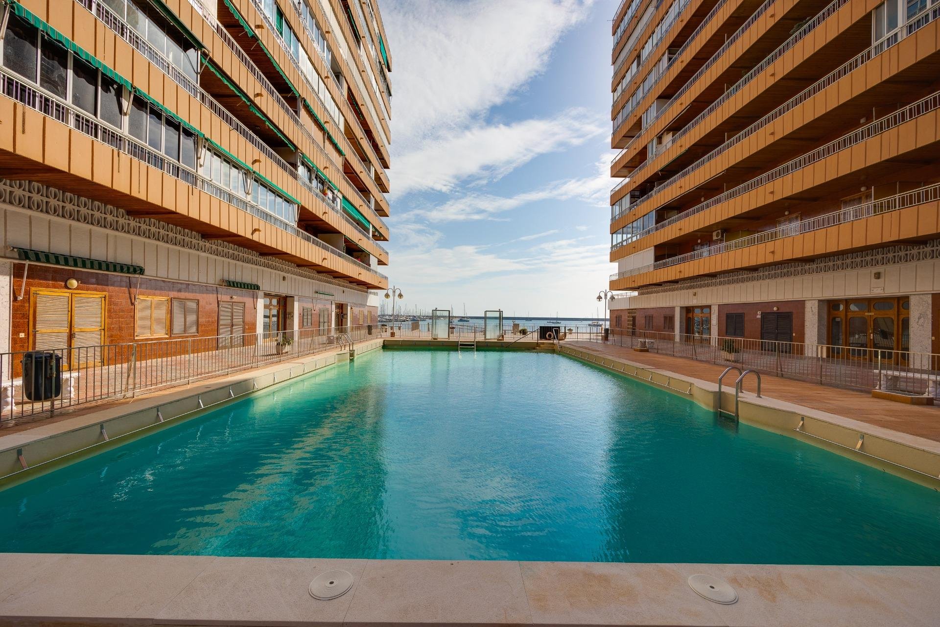 Resale - Apartamento - Torrevieja - Acequion