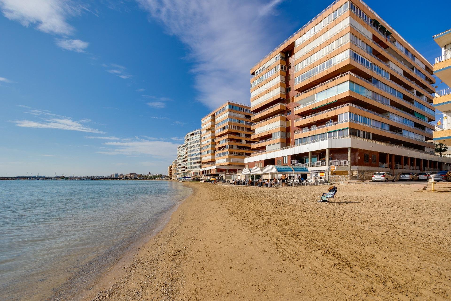 Resale - Apartamento - Torrevieja - Acequion
