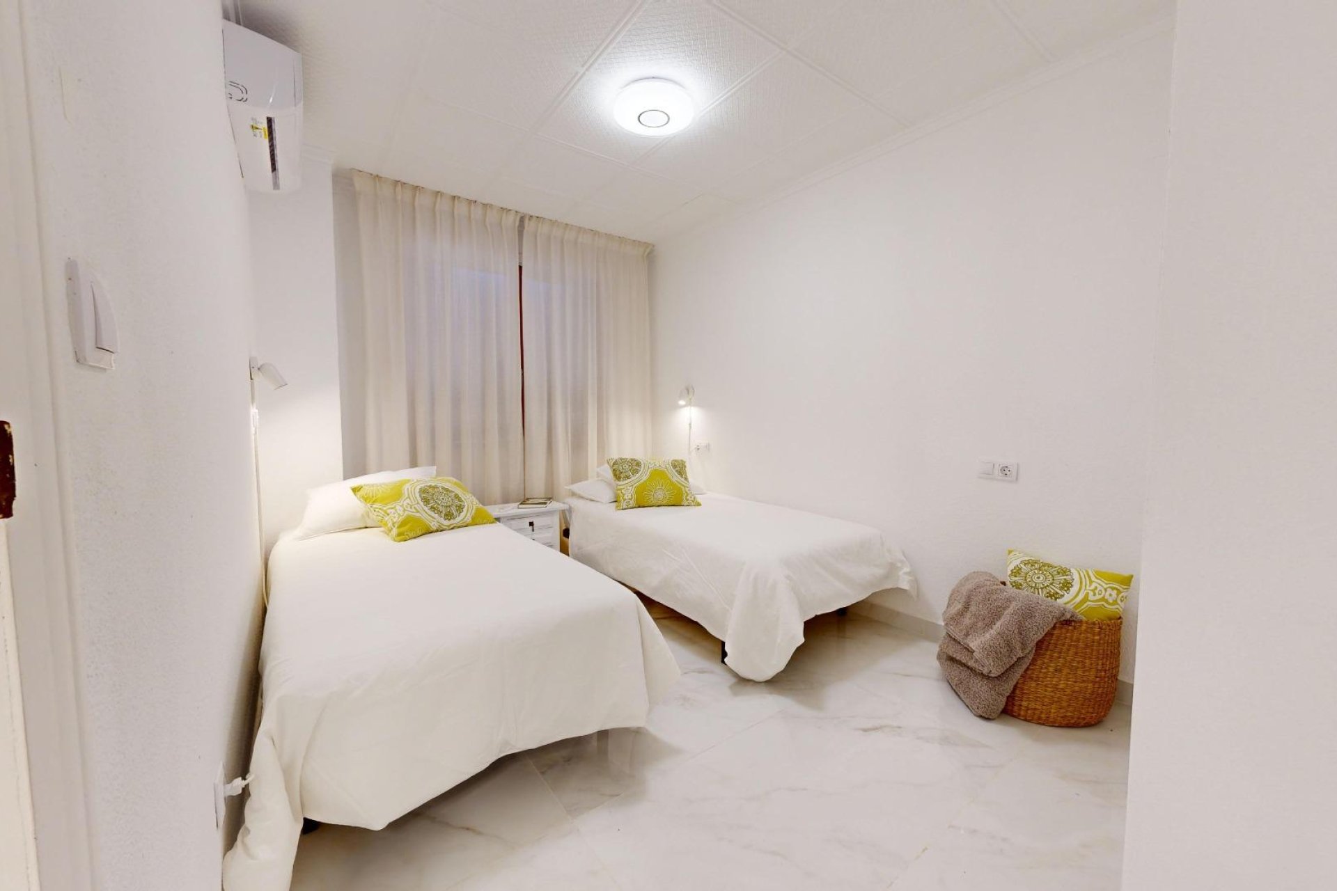 Resale - Apartamento - Torrevieja - Acequion