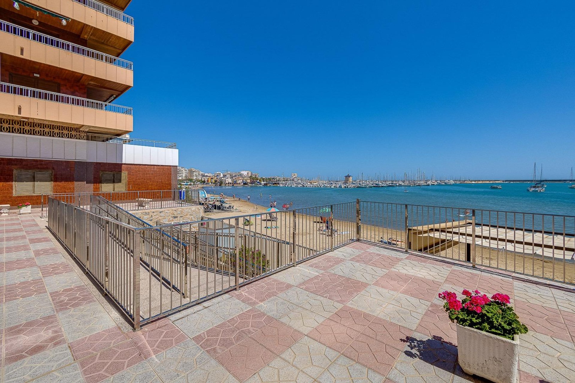 Resale - Apartamento - Torrevieja - Acequion
