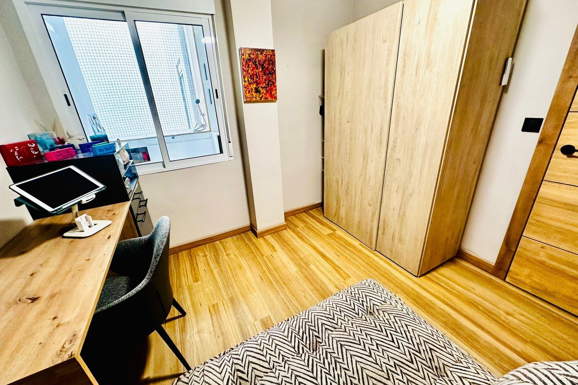 Resale - Apartamento - Torrevieja - Acequion