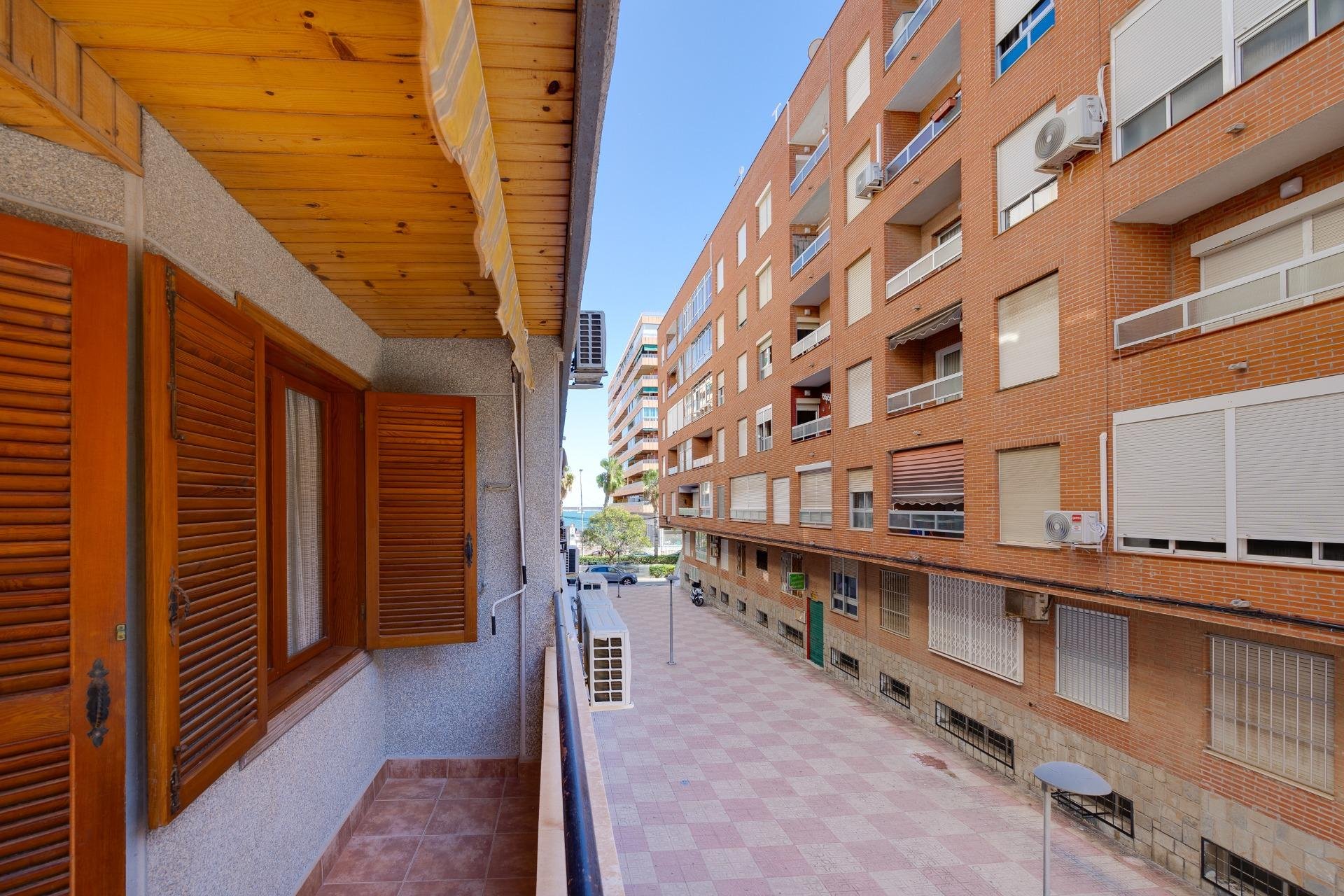 Resale - Apartamento - Torrevieja - Acequion