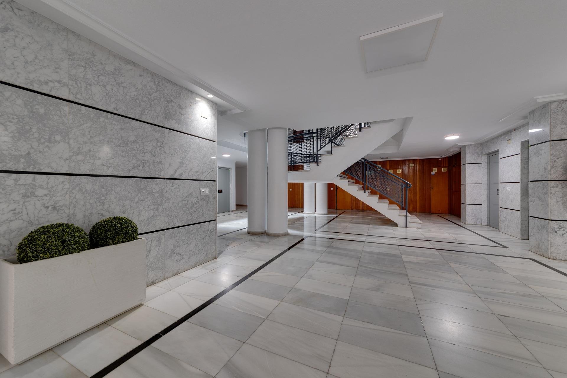 Resale - Apartamento - Torrevieja - Acequion