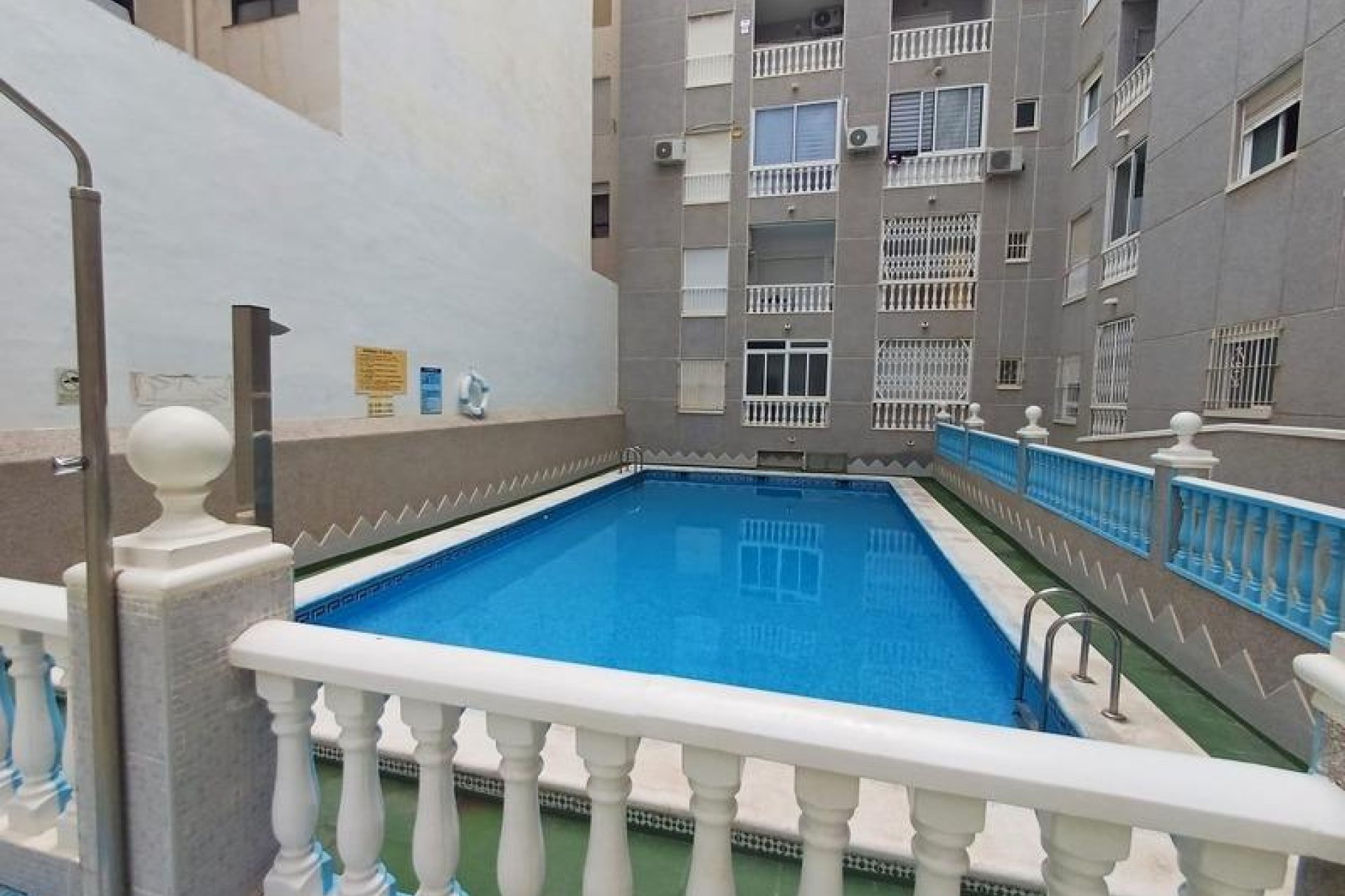 Resale - Apartamento - Torrevieja - Acequion