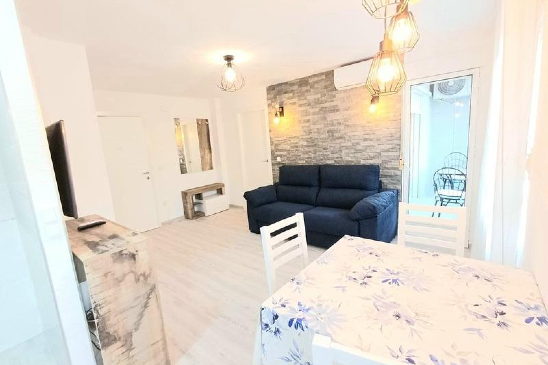 Resale - Apartamento - Torrevieja - Acequion