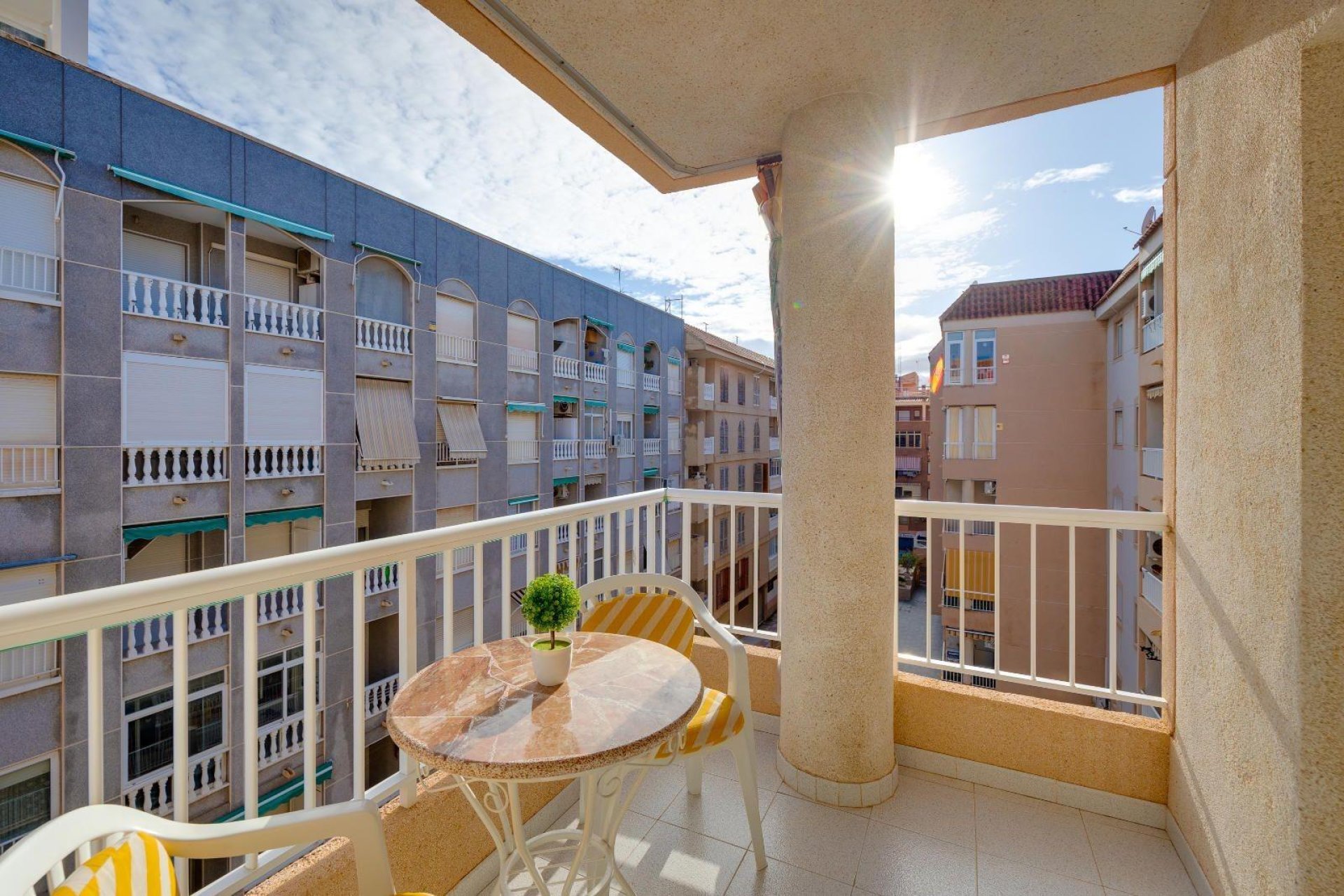 Resale - Apartamento - Torrevieja - Acequion