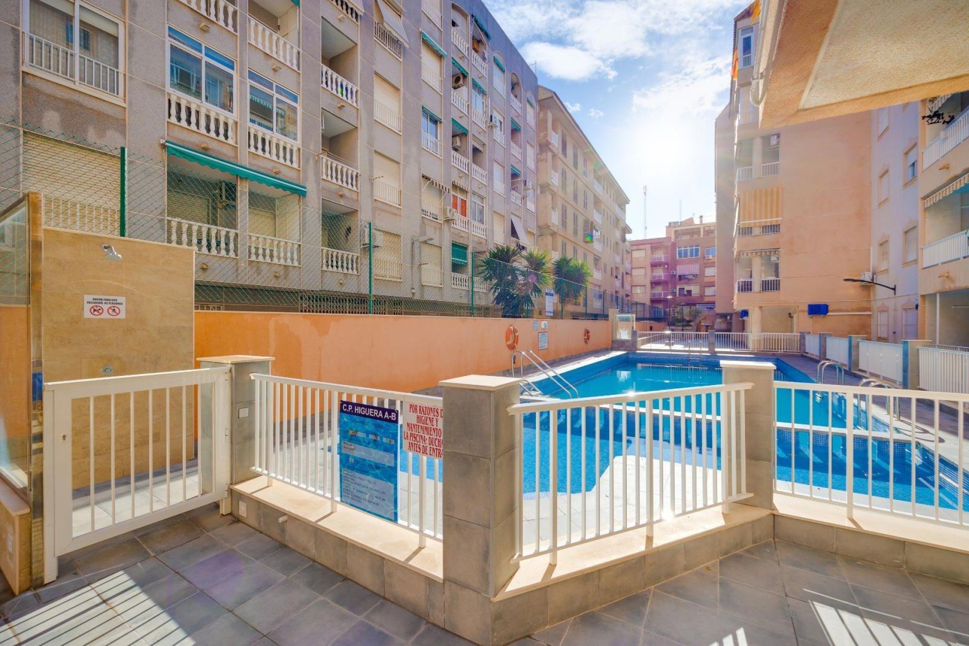 Resale - Apartamento - Torrevieja - Acequion