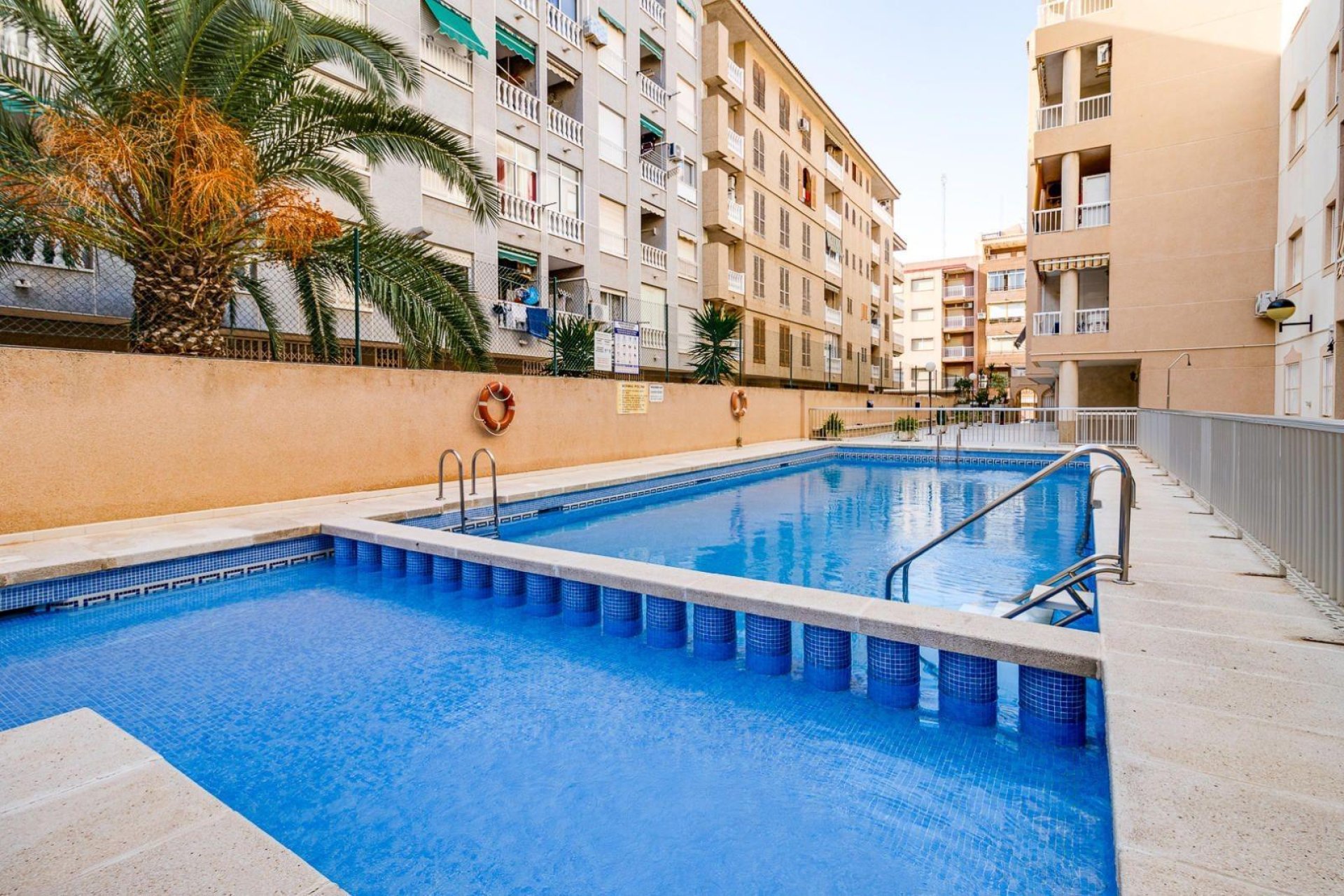 Resale - Apartamento - Torrevieja - Acequion