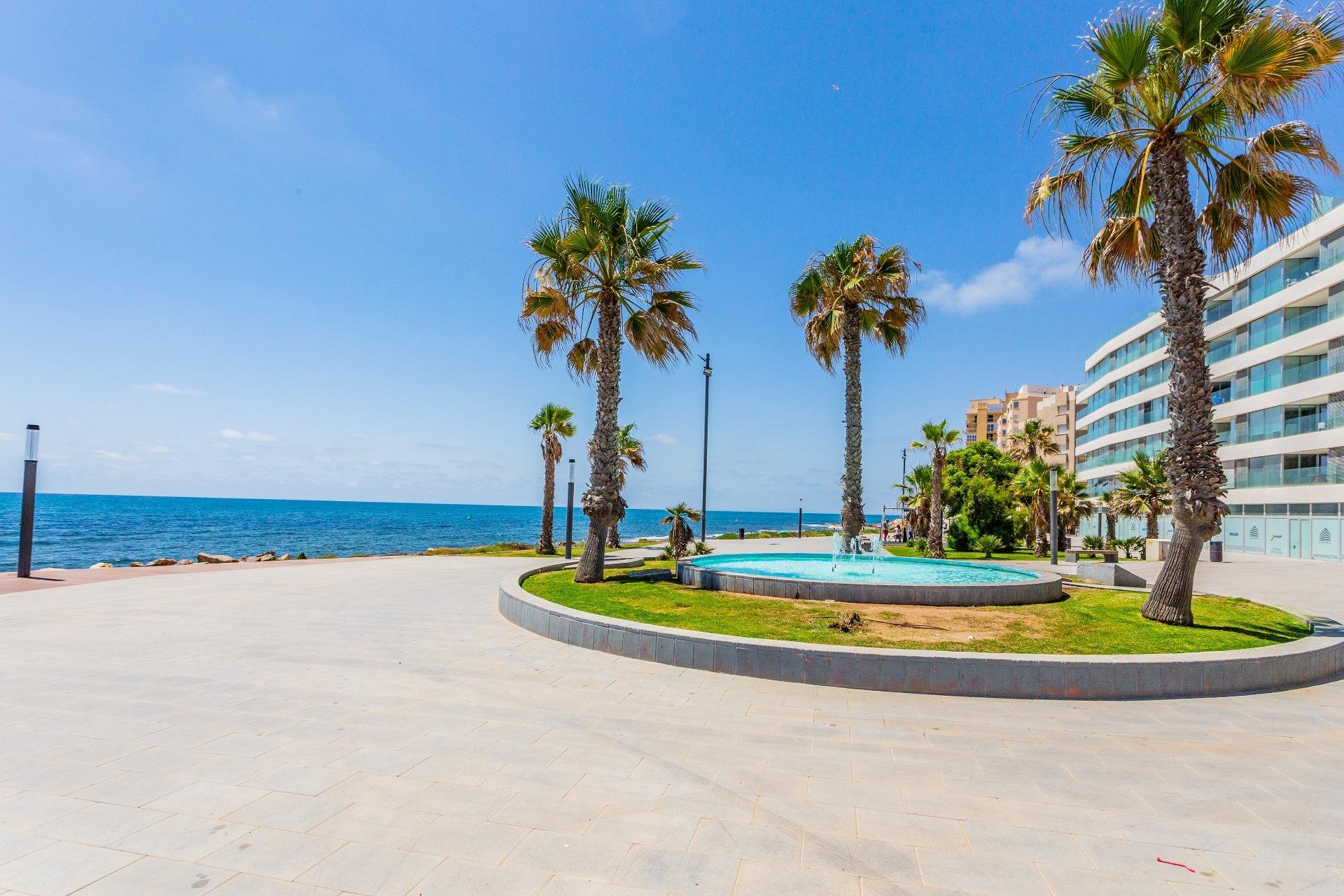 Resale - Apartamento - Torrevieja - Acequion