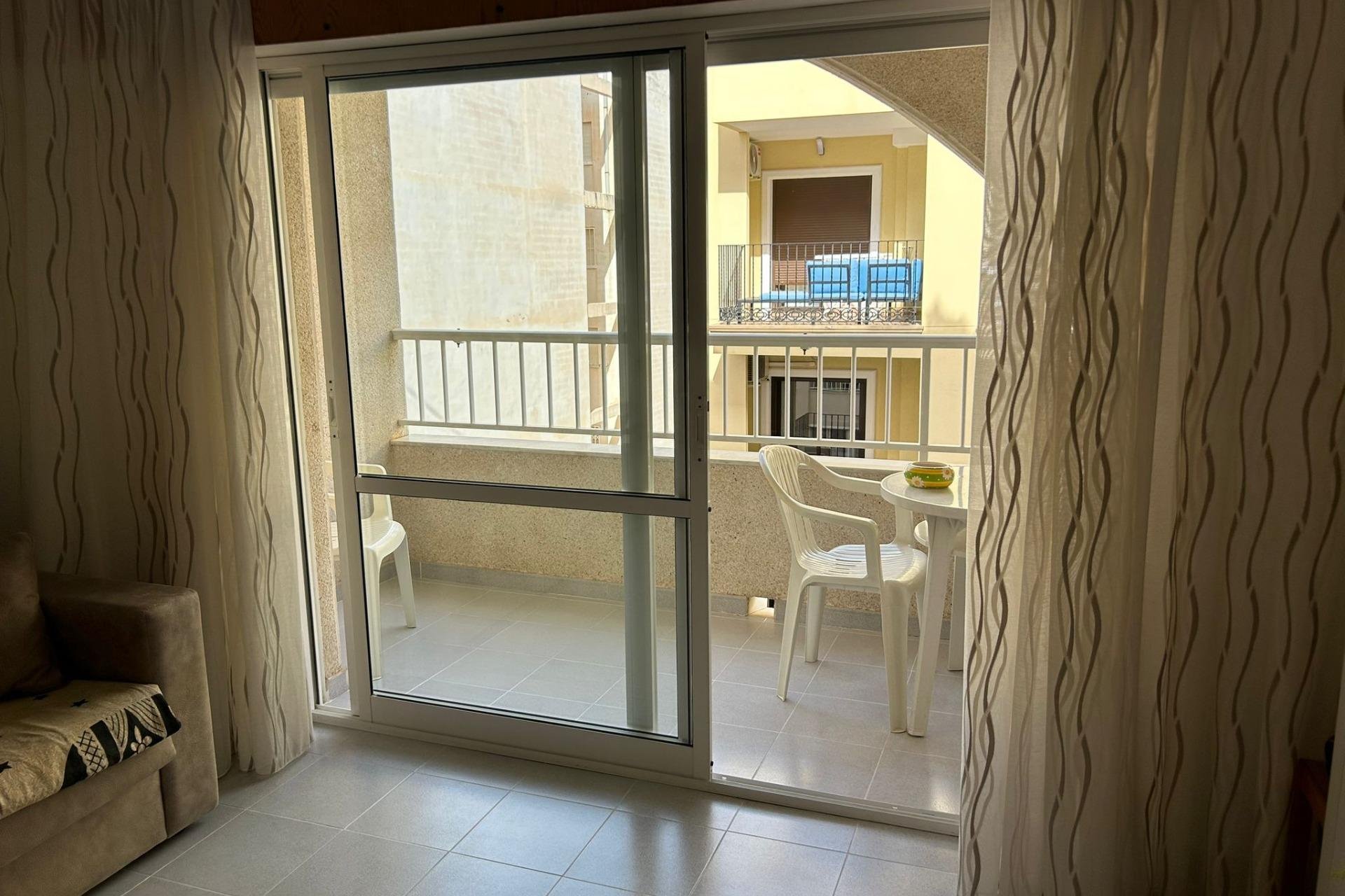 Resale - Apartamento - Torrevieja - Acequion